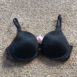 Black Padded/ push up VS Pink Bra